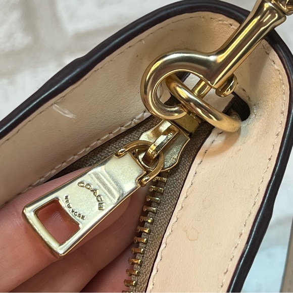 Sold - Picture 5 of 9